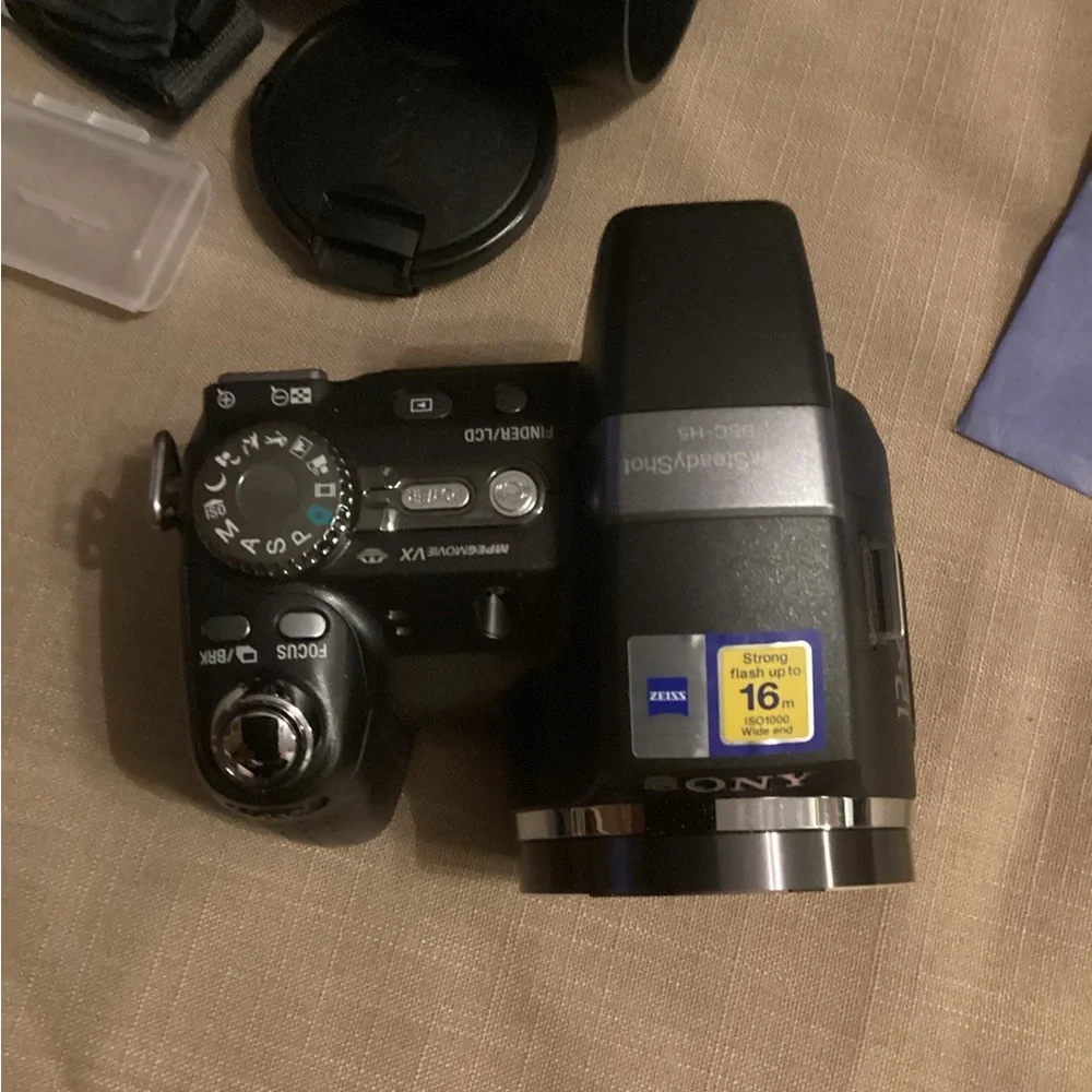 Sony Cyber-shot DSC-H5 Digital Camera - Black and Silver